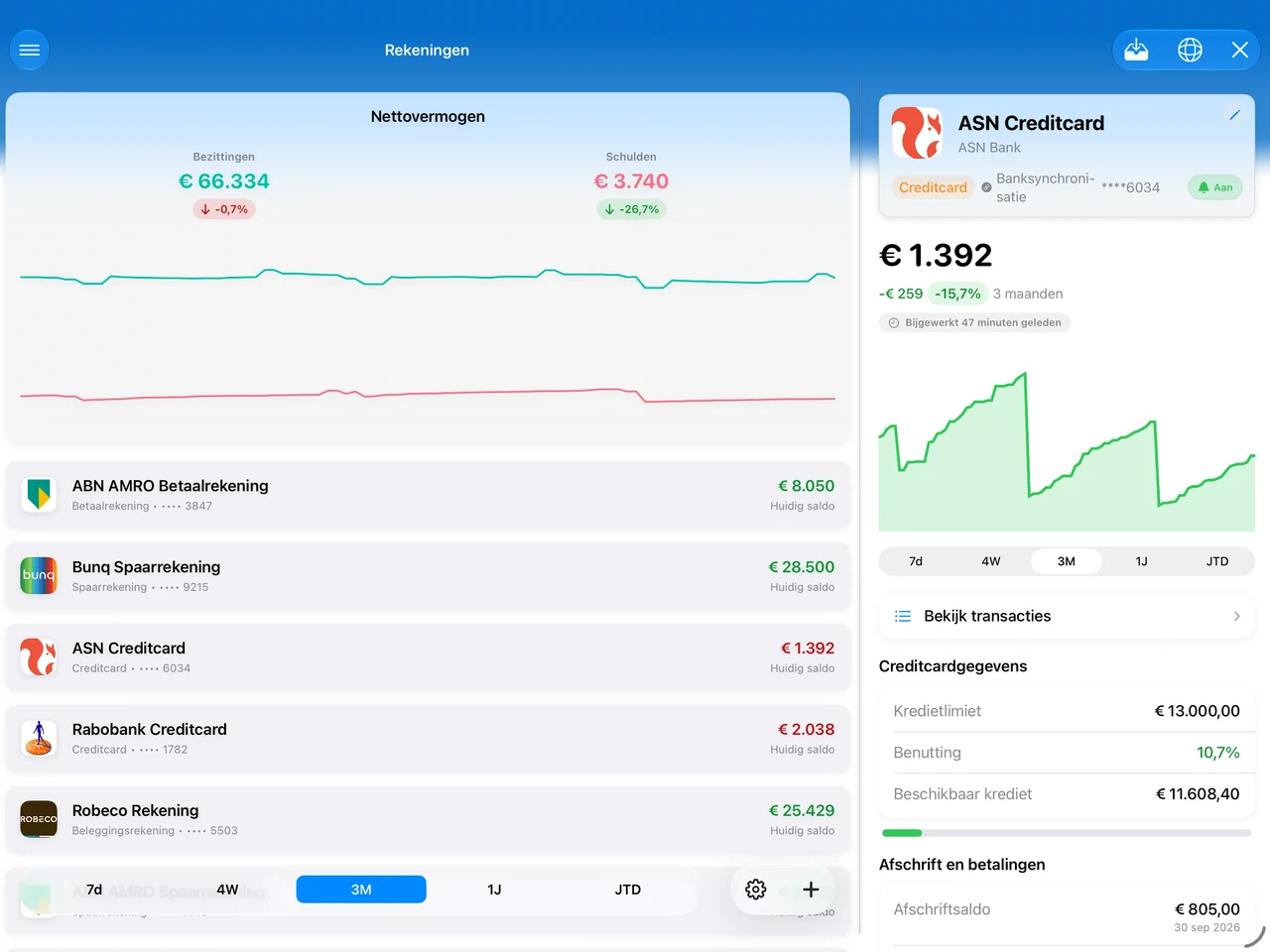 Summa on iPad: accounts beside the detail pane